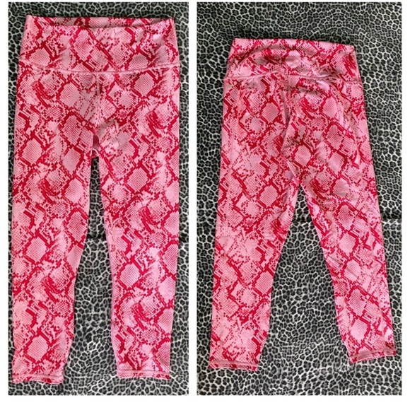 EUC Fabletics Pink Red Snakeskin Leggings Size Medium - Picture 3 of 5